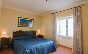 Apollo B&B